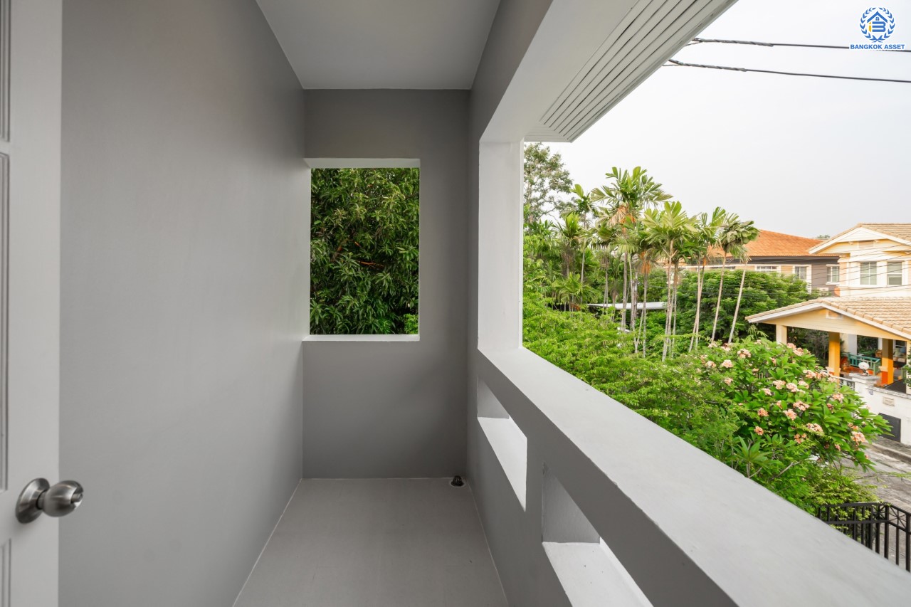 บ้านมือสองตกแต่งใหม่ ม.ชัยพฤกษ์ บางบัวทอง บ้านเดี่ยวแบรนด์ LH เนื้อที่ 79.7 ตร.ว. ฟังก์ชัน 3 ห้องนอน 3 ห้องน้ำ 1 ห้องแม่บ้าน จอดรถ 2 คัน พร้อม Facilities ครบครัน บนทำเลเดินทางสะดวก ติดถนนบางกรวย-ไทรน้อย ใกล้เซ็นทรัลเวสต์เกต และรถไฟฟ้าสายสีม่วง "สถานีบางพลู"